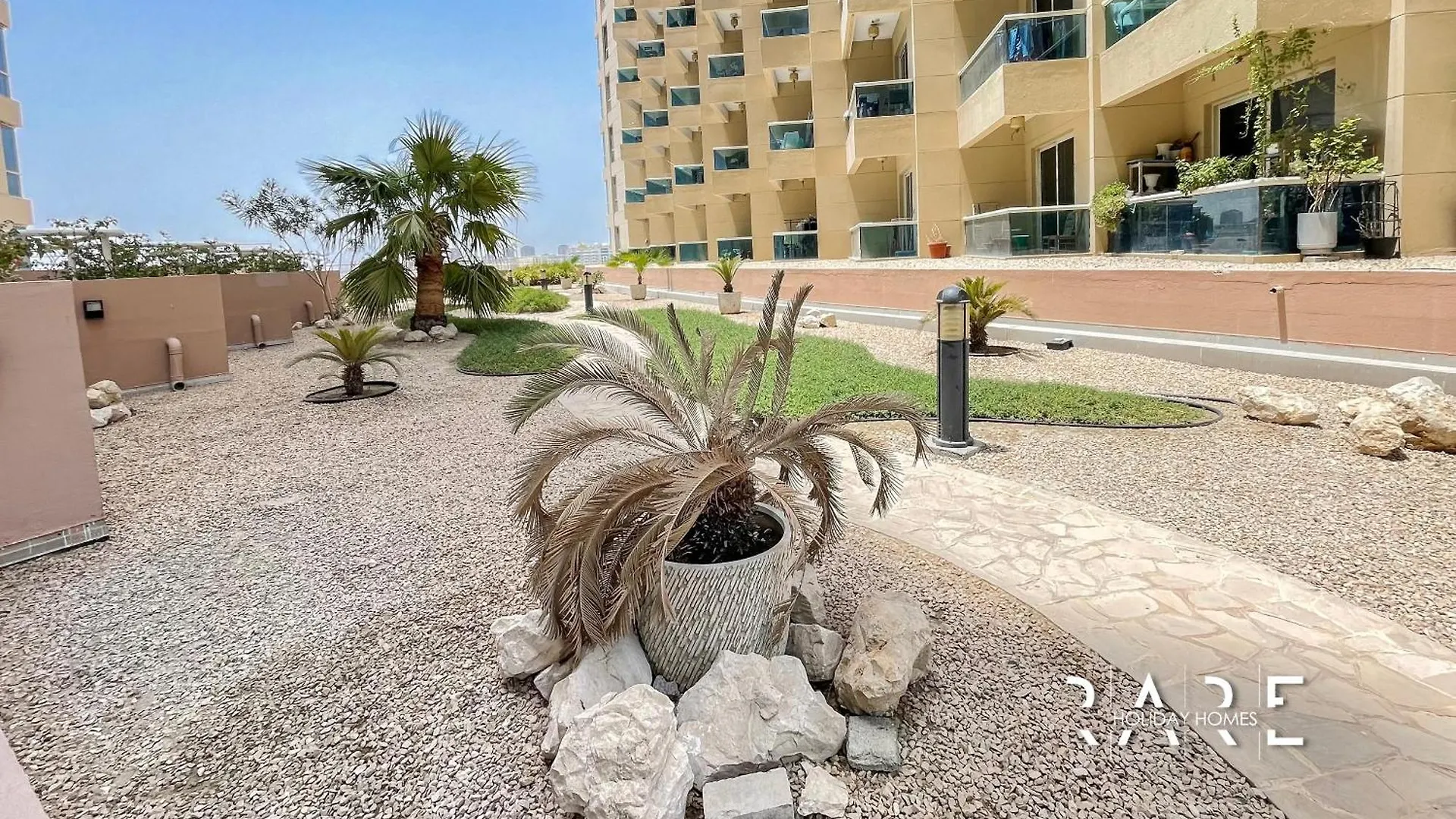 Rare Holiday Homes - Near City Center Ma'Eisem - Pool View - Crescent Tower A - R706 - Impz Dubai 0*,  United Arab Emirates