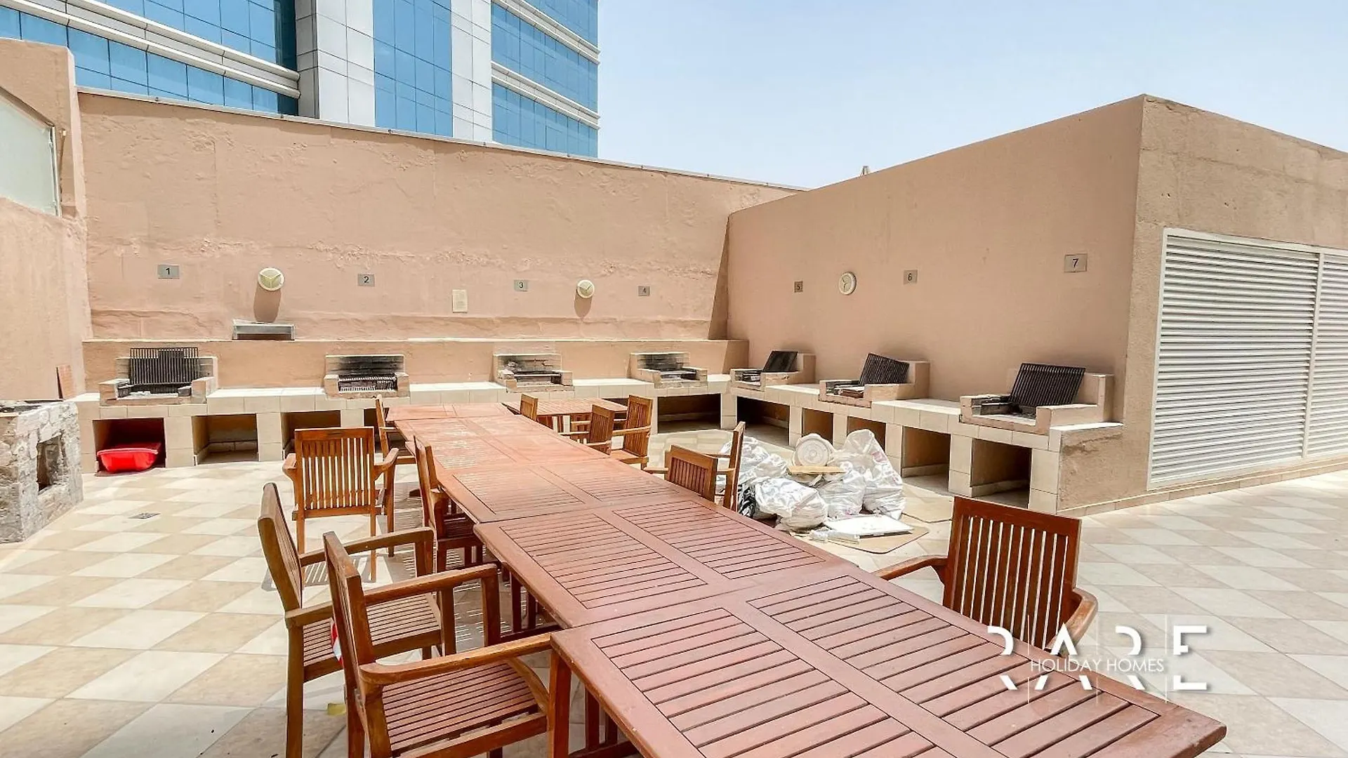 Rare Holiday Homes - Near City Center Ma'Eisem - Pool View - Crescent Tower A - R706 - Impz Dubai