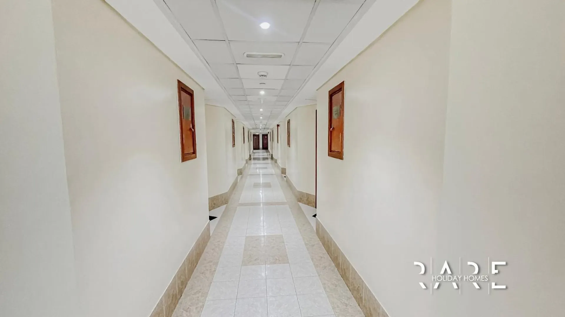 Rare Holiday Homes - Near City Center Ma'Eisem - Pool View - Crescent Tower A - R706 - Impz Dubai