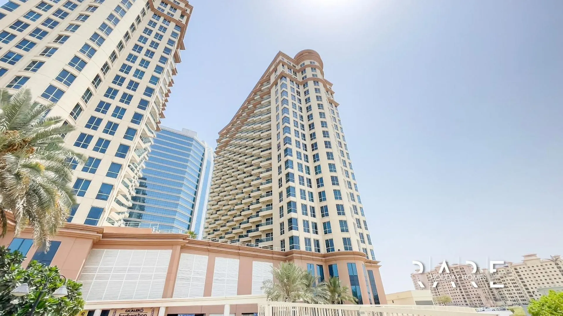아파트 Rare Holiday Homes - Near City Center Ma'Eisem - Pool View - Crescent Tower A - R706 - Impz 두바이