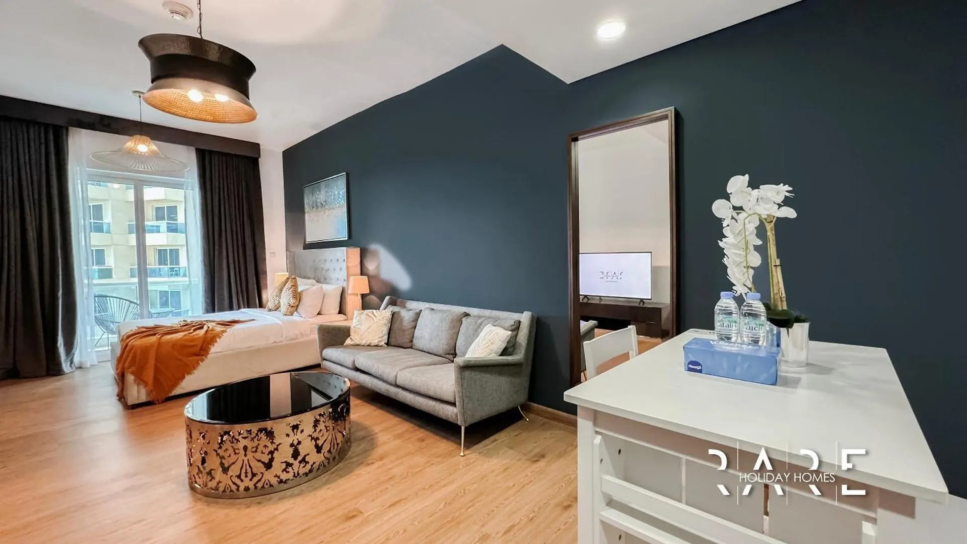 Rare Holiday Homes - Near City Center Ma'Eisem - Pool View - Crescent Tower A - R706 - Impz Dubai