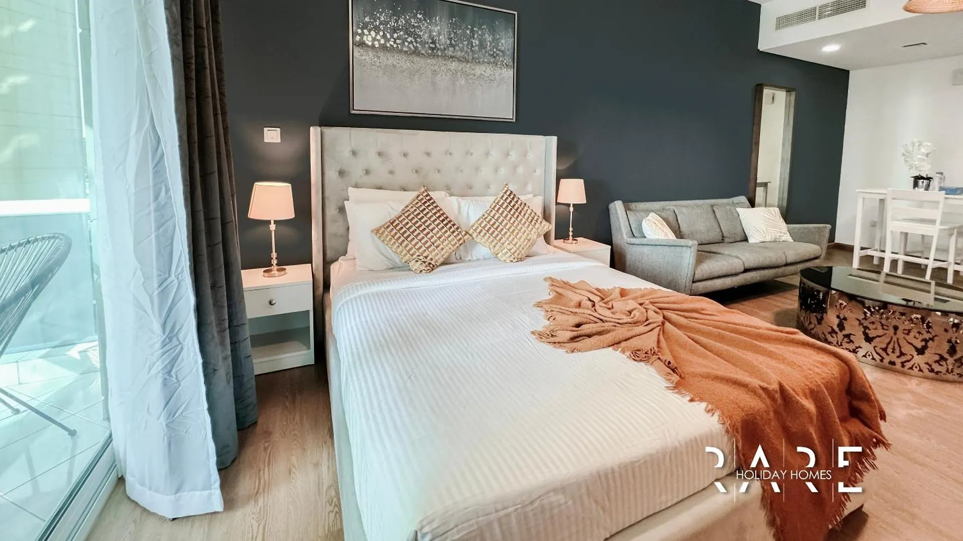 Rare Holiday Homes - Near City Center Ma'Eisem - Pool View - Crescent Tower A - R706 - Impz Dubai 0*,  United Arab Emirates
