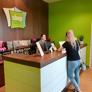 Sleep 'n Fly Sleep Lounge, D-gates Terminal 1 - Transit Only Hotel a capsule